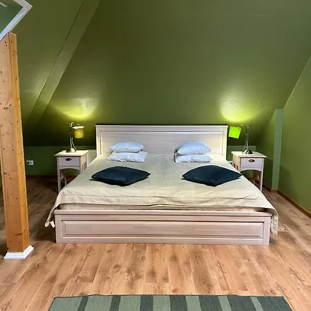 A1 With Free Parking Apartment *