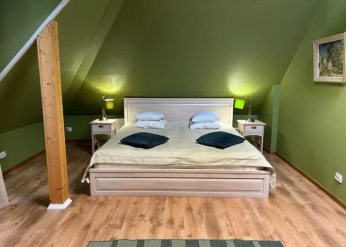 A1 With Free Parking Apartment *