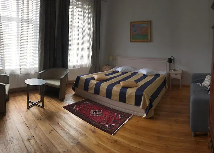 A1 With Free Parking Apartment *